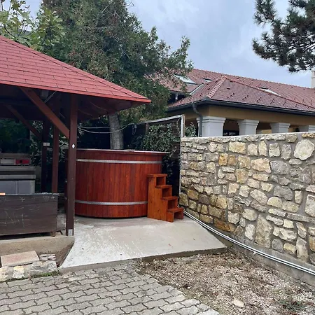 بيت ضيافة Berkenye Vendeghaz