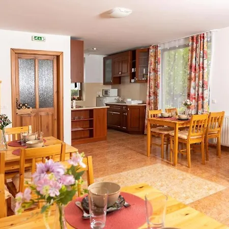 Berkenye Vendeghaz 게스트하우스 4*