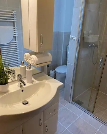 Berkenye Vendeghaz 4* 블로톤퓌레드